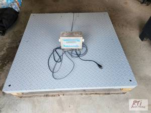 lot 315 image: 4ft X 4ft Brecknell pallet scale. 1...