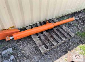lot 345 image: Large hydraulic cylinder with 46in ...