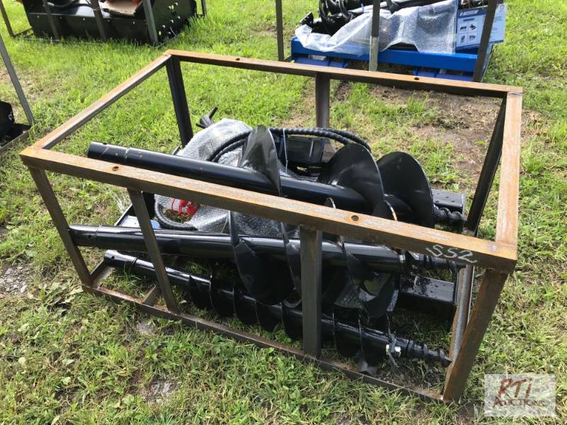 AGTプロモーションキット VII New AGT skid steer post hole digger | New Equipment NetAuction
