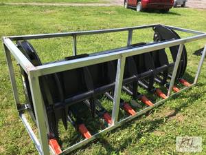 lot 25 image: New 78in log grapple for skid steer...