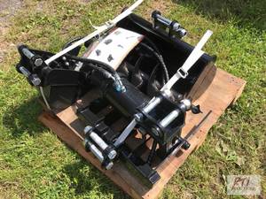 lot 29 image: New Agrotk mini excavator attachmen...