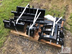 lot 34 image: New Agrotk mini excavator attachmen...