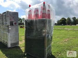 lot 96 image: 250X 28in  70cm traffic cones. MD...