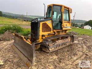 lot 8 image: John Deere 550H LT dozer, cab, heat...