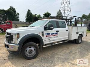 lot 13 image: 2019 Ford F550 XL 4-door utility tr...