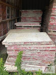 lot 31 image: 100X 2ft x 4ft Symons concrete form...