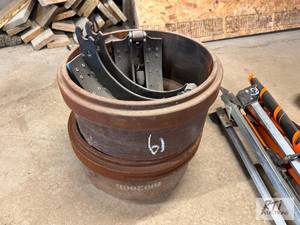 lot 55 image: Brake dumps and shoes #61...