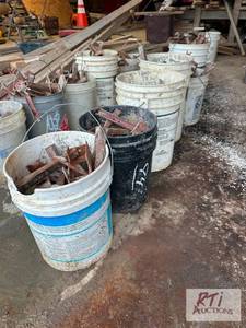 lot 85 image: (7) pail of Symons accessories #94...