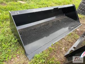 lot 14 image: Swict 84in GP bucket for skid loade...