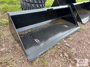 lot 16 image: Swict 66in GP bucket for skid loade...