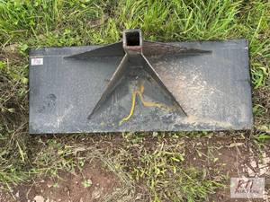 lot 21 image: Hitch receiver for skid loader....