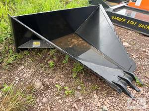 lot 22 image: JMR tree spade bucket for skid load...