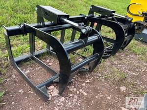 lot 28 image: JMR dual cylinder grapple bucket fo...