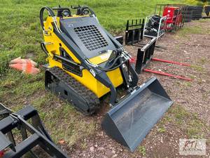 lot 29 image: ZJG mini tracked skid loader, 44in ...