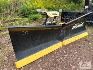 lot 49 image: Sno-Way 10ft V-plow....