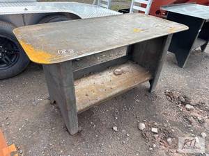 lot 188 image: 5ft welding table....