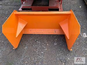 lot 201 image: 3ft snow pusher for mini skid loade...