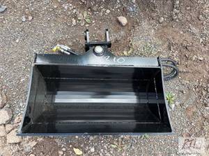 lot 210 image: 24in tilting ditching bucket for mi...