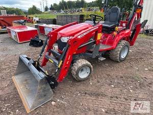 Massey Ferguson GC1725 tractor-load...
