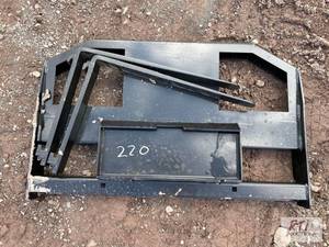lot 220 image: Pallet forks for mini skid loader w...