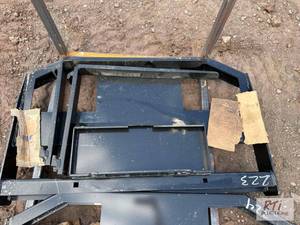 lot 223 image: Pallet forks for mini skid loader w...