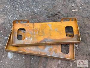 lot 231 image: 2X Skid loader mounting plate....