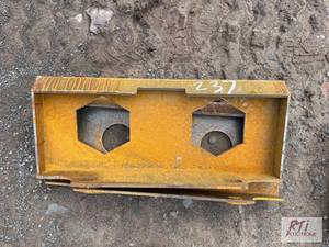 lot 237 image: 2X Mini skid loader attachment plat...