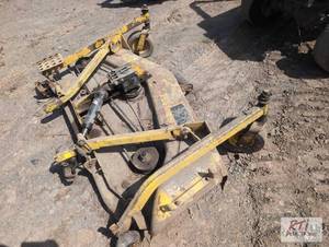 lot 252 image: John Deere F1145 front mount mower,...