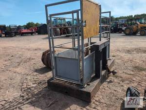 lot 264 image: Skid mounted cattle chute....