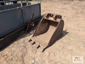lot 265 image: 30in digging bucket....