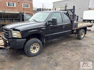 lot 11 image: 1999 Ford F-250 Super Duty flatb...