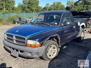 lot 17 image: 2003 Dodge Dakota pickup truck. ...