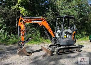 lot 71 image: 2023 Develon DX27Z compact excavato...