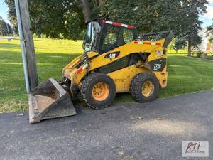 lot 80 image: CAT 272C skid steer. 3326 hours. 2 ...