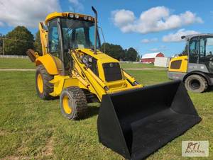 lot 87 image: New Holland LB75.B backhoe, 4WD, ca...