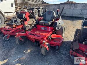 lot 105 image: Gravely Pro Turn 260 commercial zer...