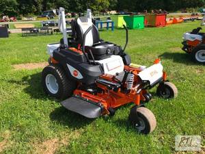 lot 107 image: New Stihl RZ 960k commercial zero t...