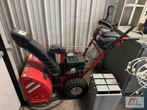 lot 125 image: Troy Bilt Storm 2625 snowblower. Ga...