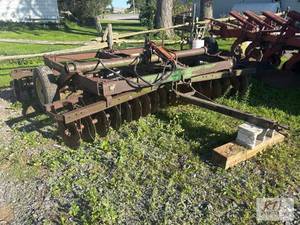 lot 142 image: Oliver 10 foot pull type disc harro...
