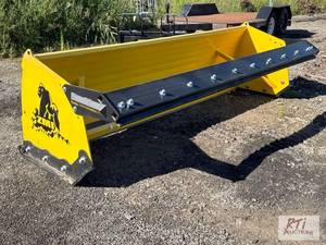 lot 163 image: NEW ZMI 10 foot box plow. Skid s...