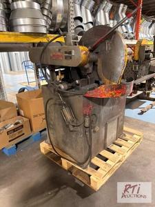 lot 207 image: Everett industries chop saw. Functi...