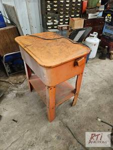 lot 286 image: Parts washer.&nbspLocated in Livon...
