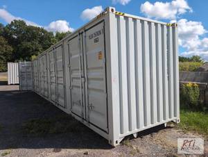 lot 9 image: Single 40ft shipping container, 9.5...