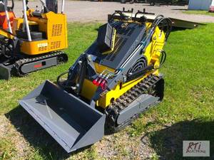 lot 13 image: ATS T460 mini tracked skid loader, ...