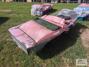 lot 14 image: SDLanch 3 wheeled dump cart with 3f...