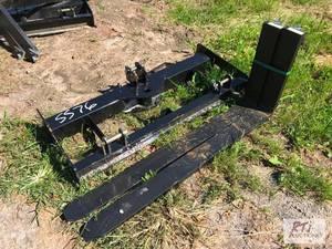 lot 98 image: Skid loader carriage with mounts fo...