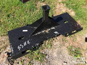lot 139 image: Trailer hitch receiver for skid loa...
