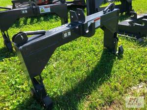 lot 142 image: Wolverine 3pt quick hitch. MDI Ite...