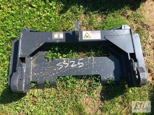 lot 143 image: Wolverine skid loader quick hitch. ...