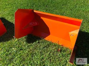 lot 154 image: 3ft snow pusher for mini skid loade...